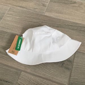 Atlantis white bucket hat